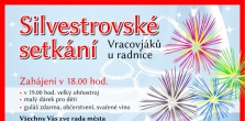 Silvestrovské setkání před radnicí s ohňostrojem